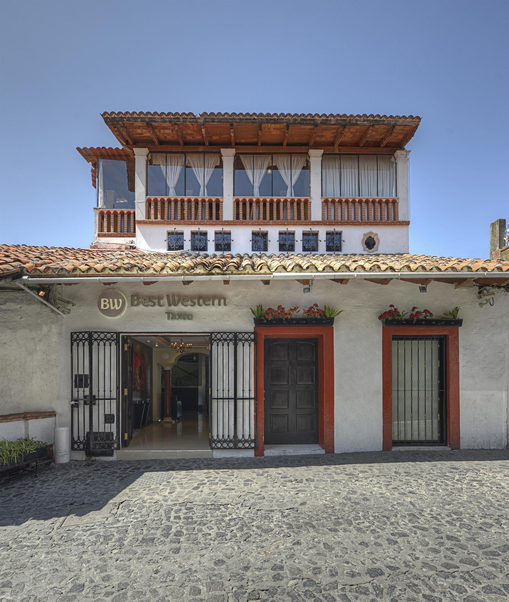 Vista Exterior Best Western Taxco
