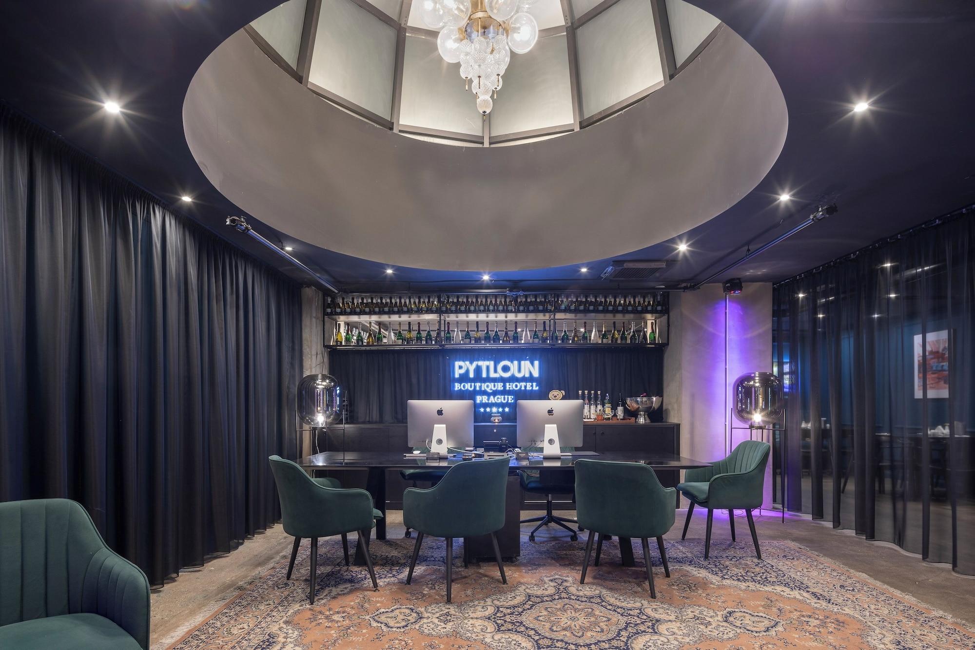 Vista Lobby Pytloun Boutique Hotel Prague