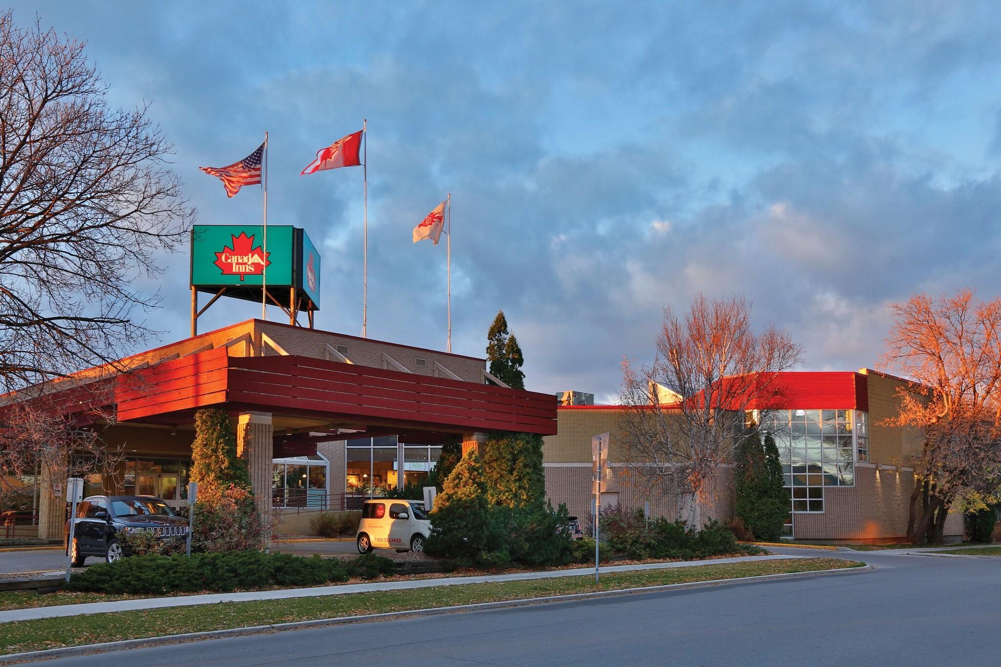 Vista Exterior Canad Inns Destination Centre Windsor Park