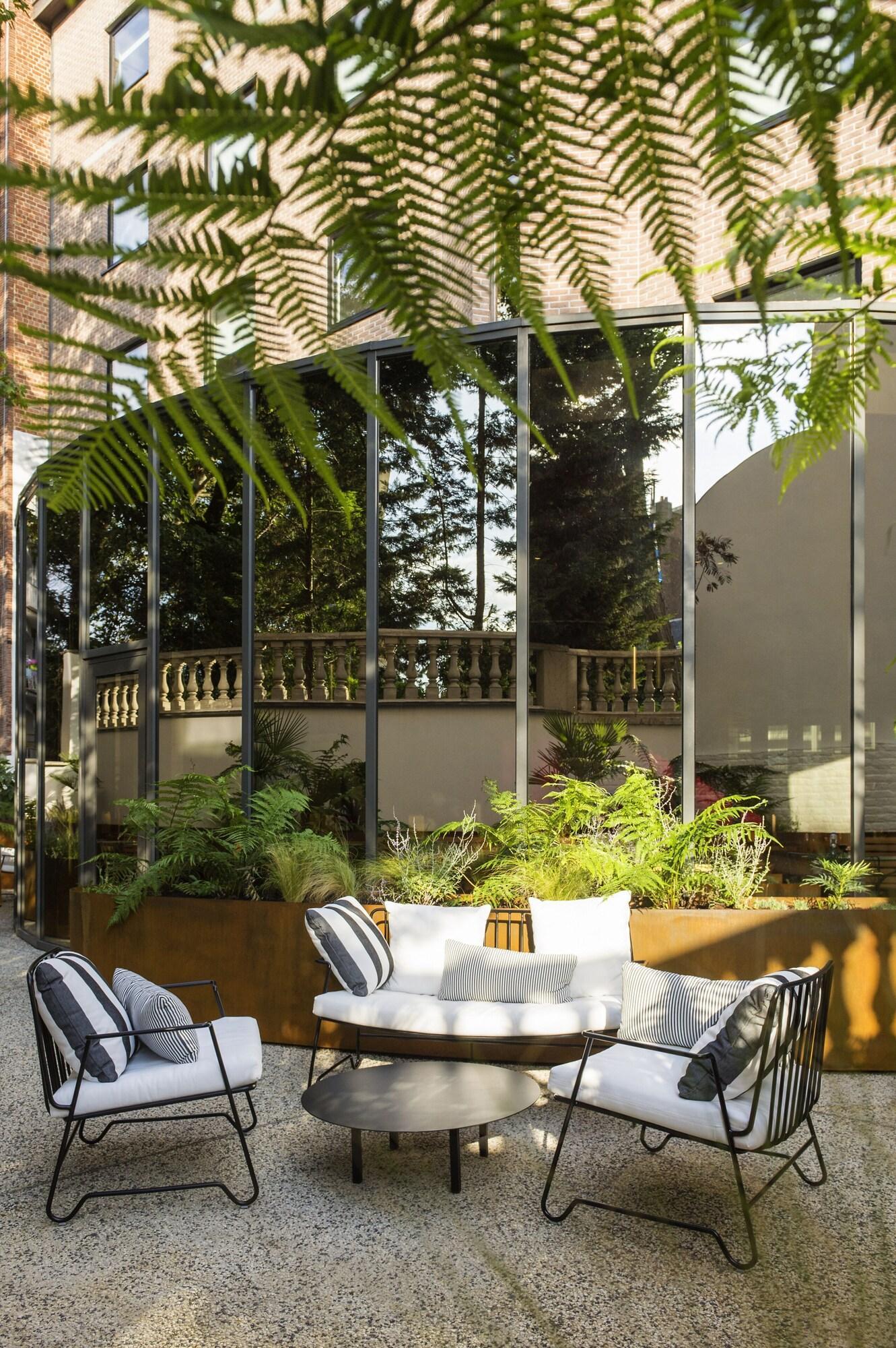 Varios Ibis Brussels Centre Châtelain