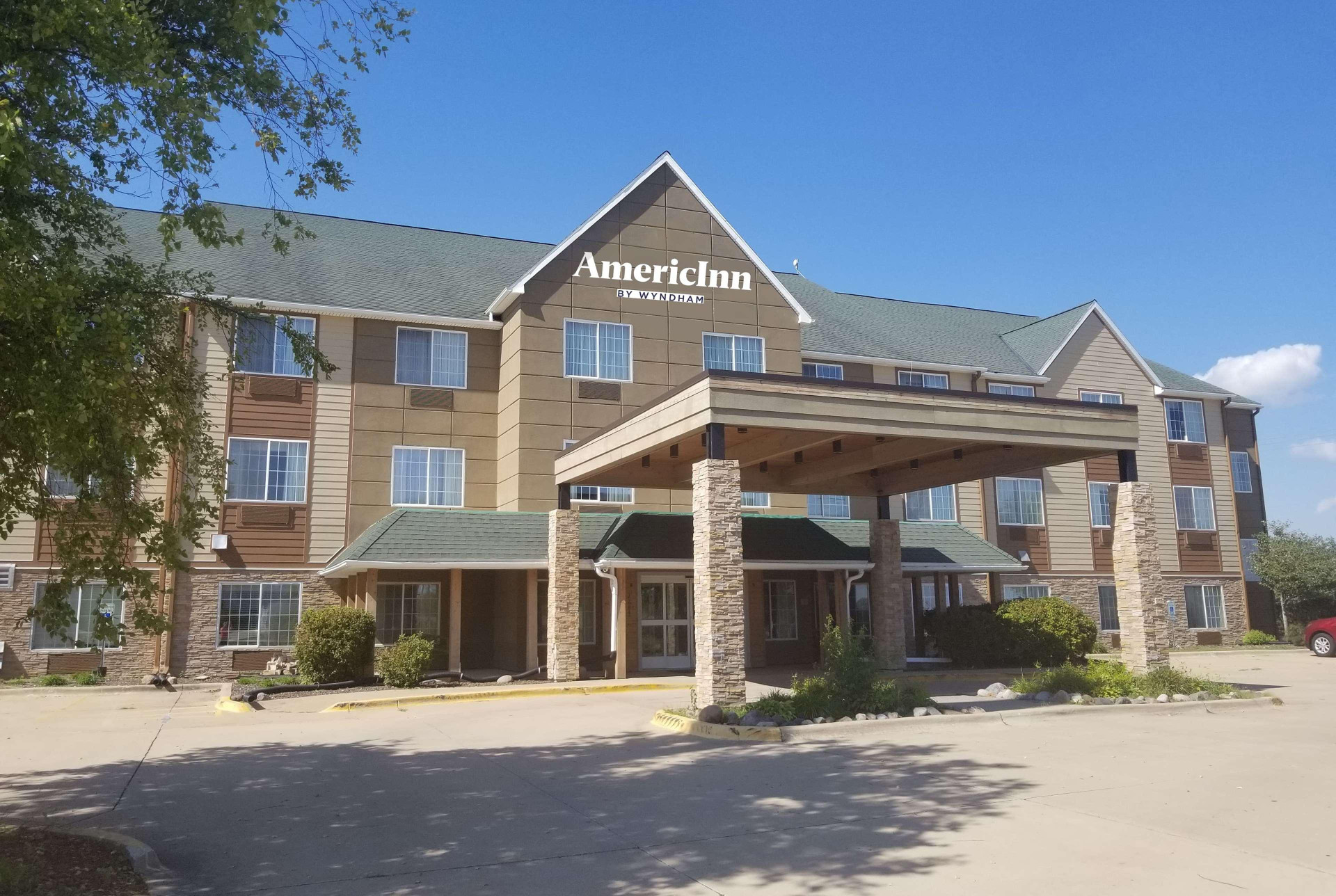 Vista Exterior AmericInn by Wyndham Galesburg