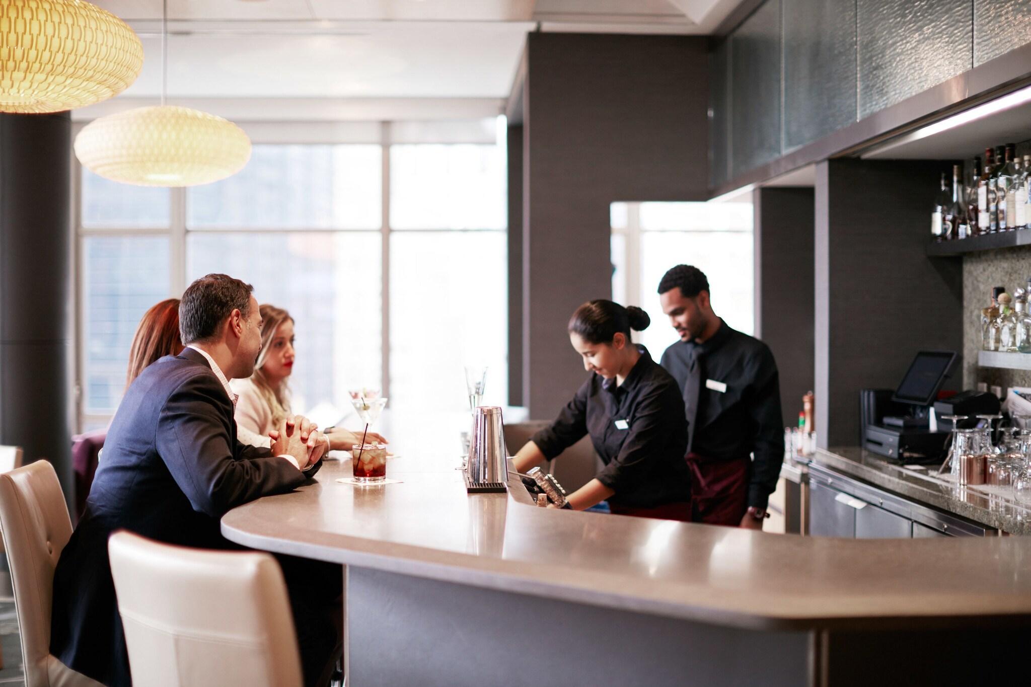 Bar/Salón World Center Hotel