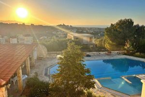 Alquiler Vacacional - 3 Χάριτες - Βίλα με πισίνα - Vila with pool- Vila with swimming pool.