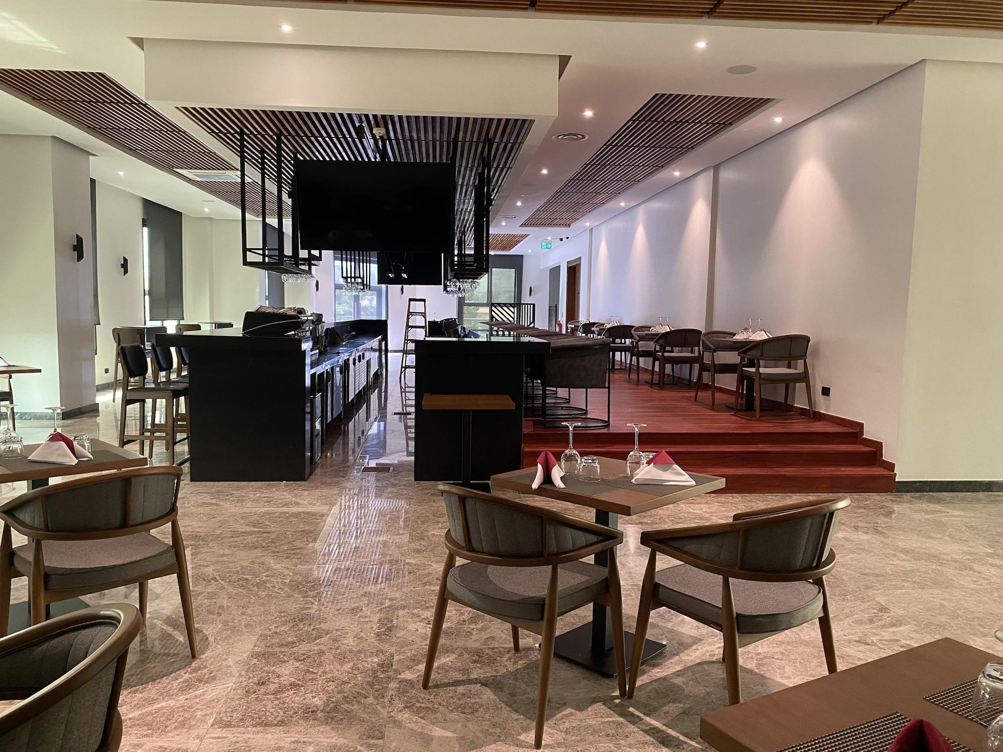 Bar/Salón Star Land Hotel Bastos