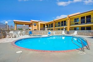 Alojamiento - Days Inn by Wyndham El Paso West