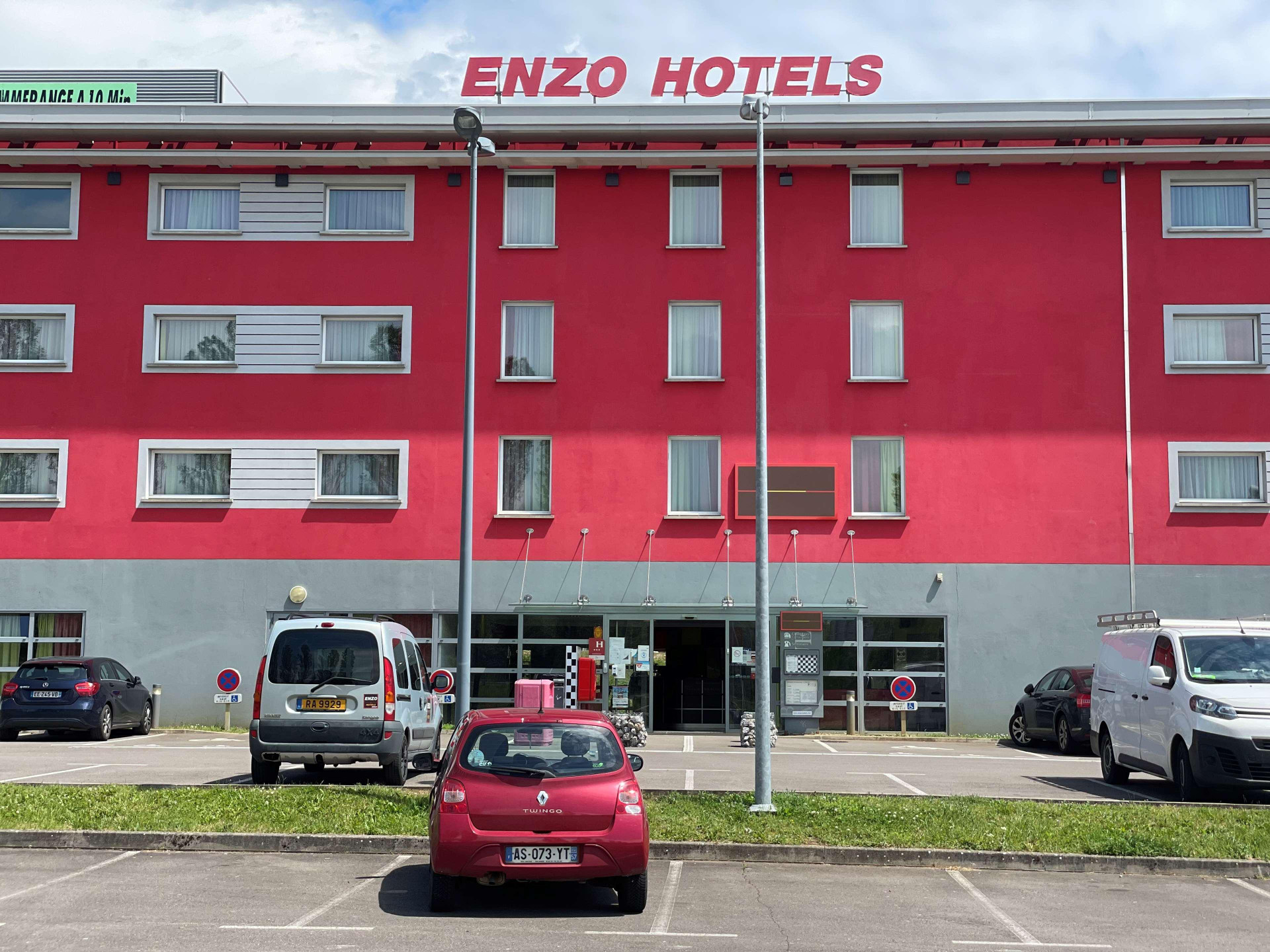 Vista Exterior KYRIAD Design ENZO THIONVILLE