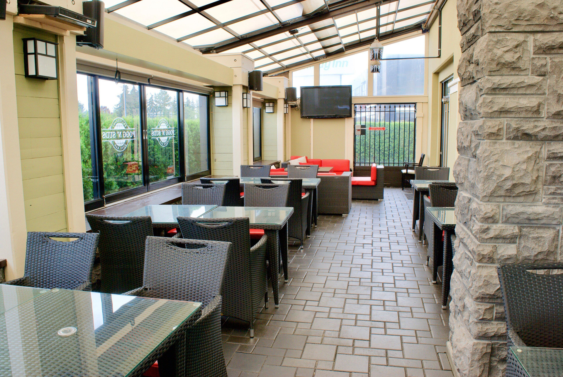 Restaurant Holiday Inn Vancouver Airport- Richmond by IHG