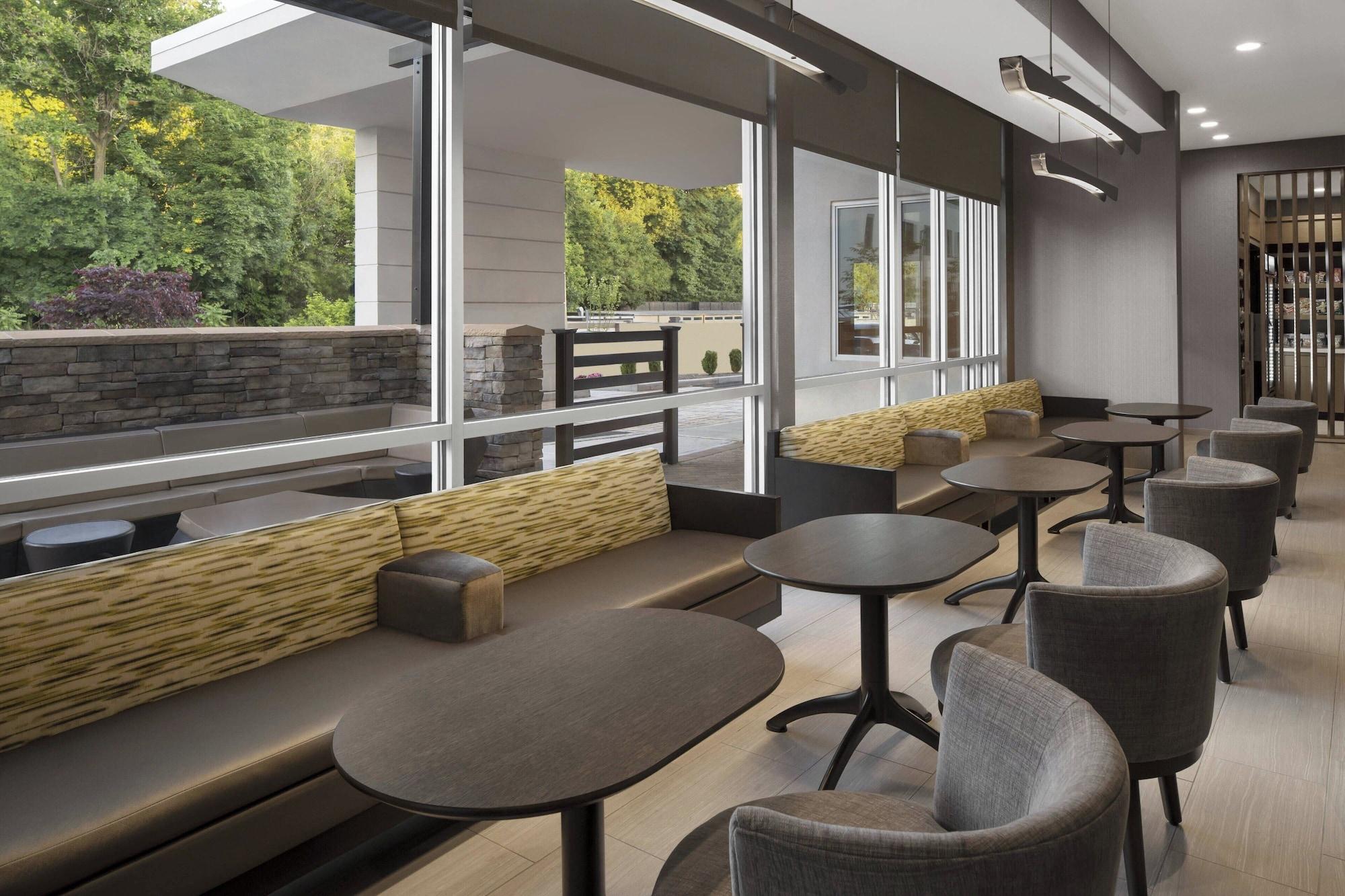 Vista Lobby SpringHill Suites by Marriott Tuckahoe Westchester County