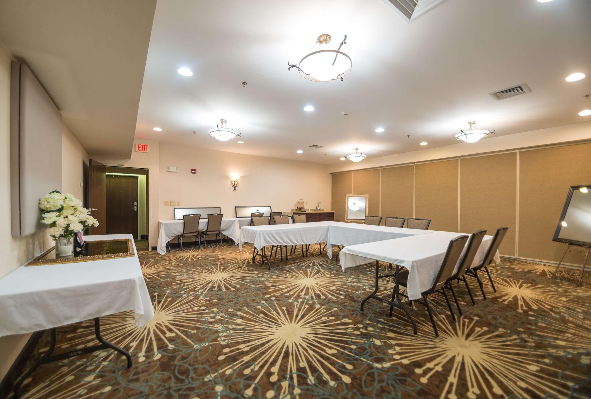 Sala de Reuniones Hampton Inn by Hilton Tiffin