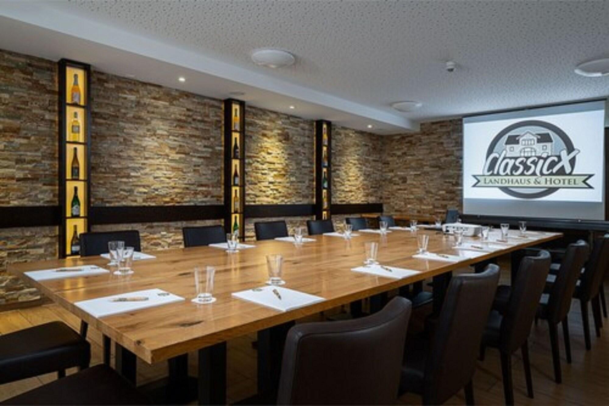 Sala de Reuniones ClassicX Landhaus & Hotel