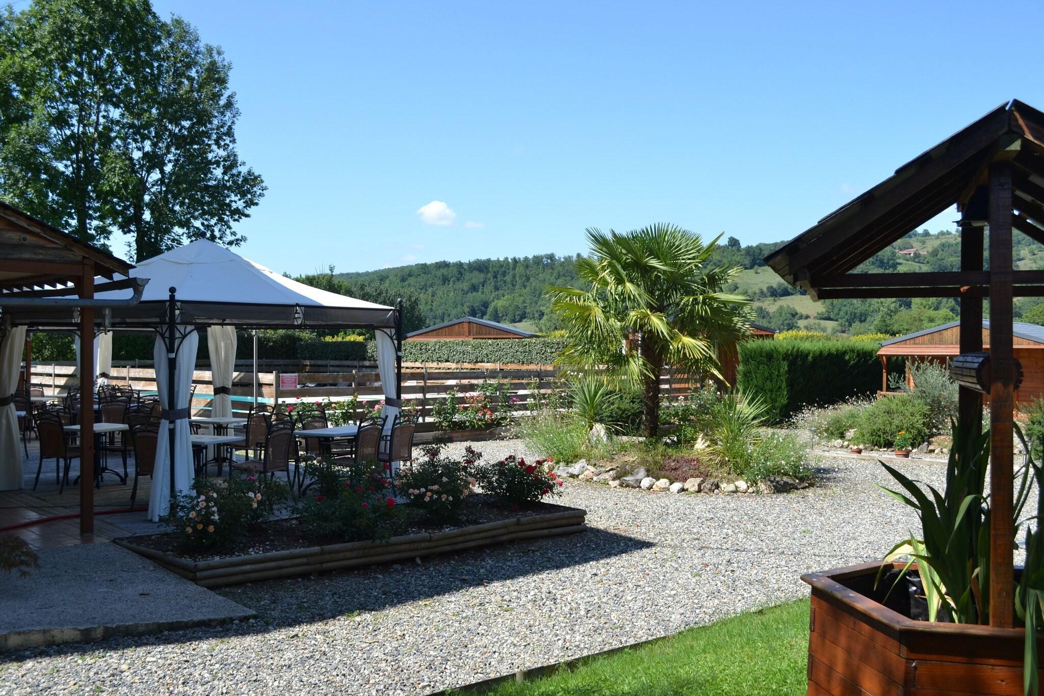 Vista Exterior La Tour Du Loup