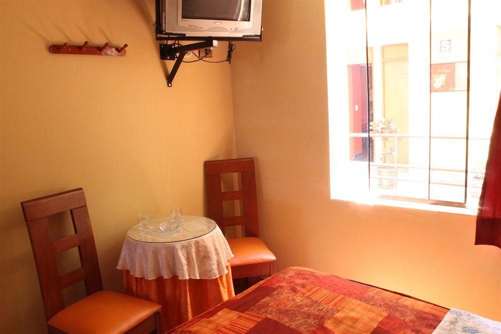 Habitación Hostal Milano Surco