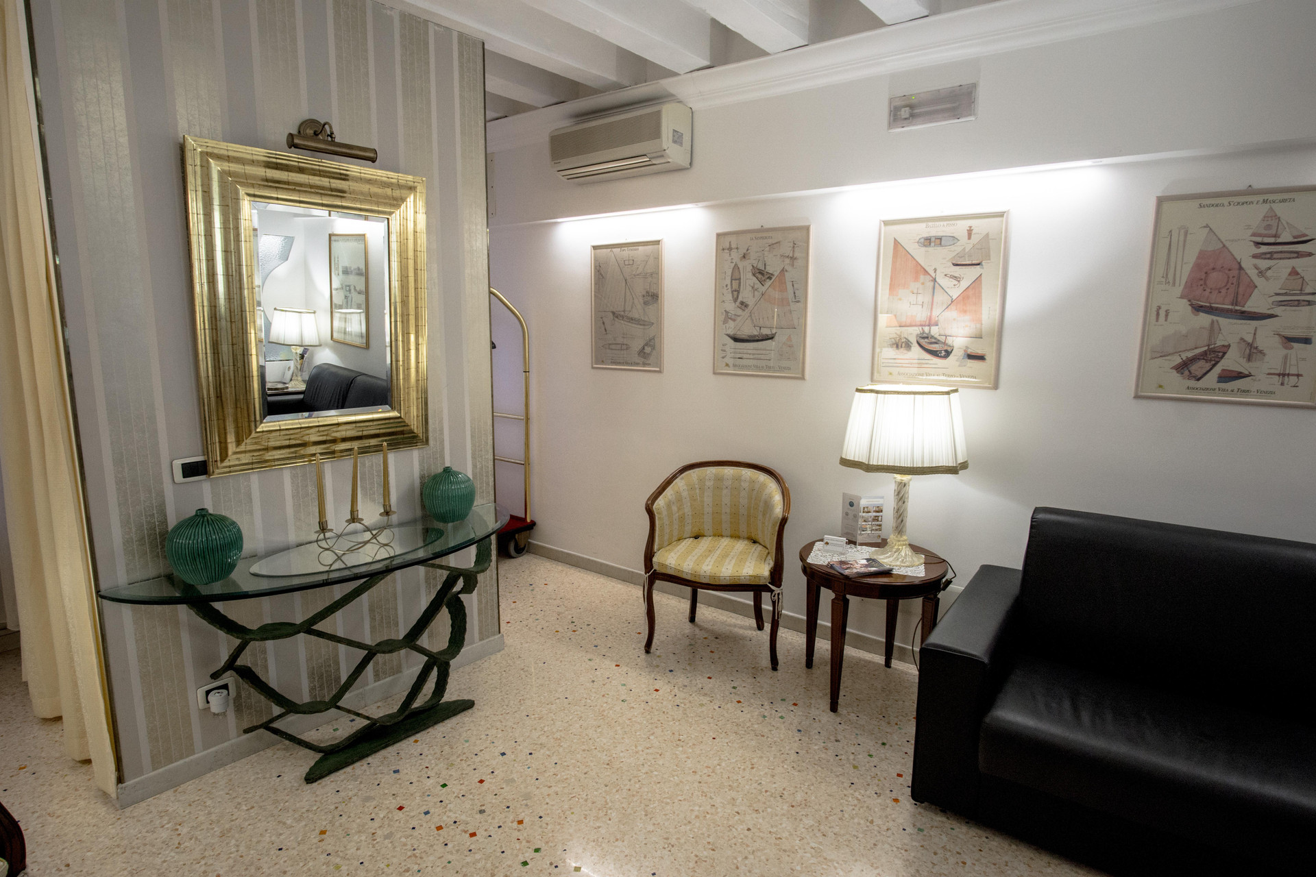 Vista Lobby Hotel Antigo Trovatore