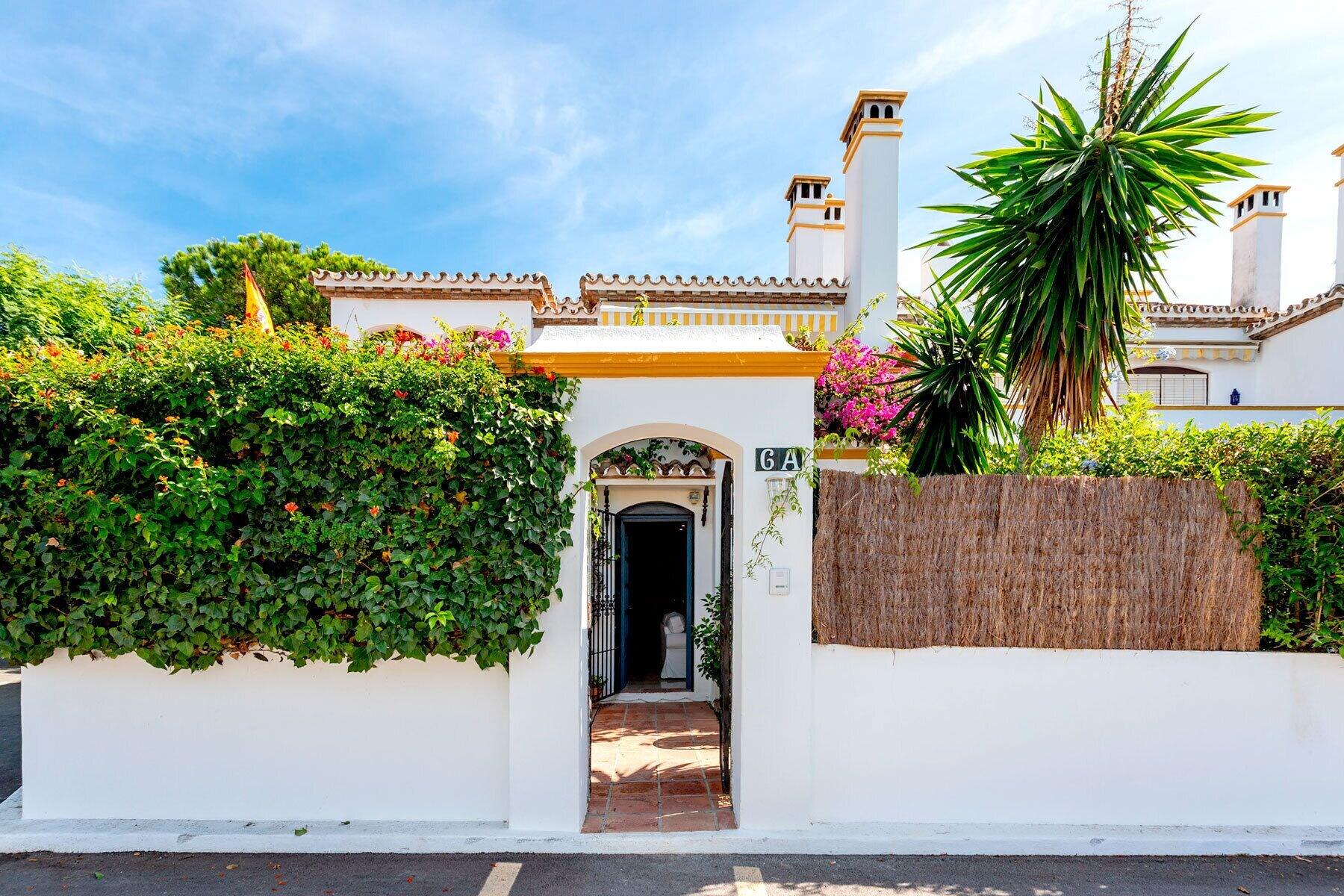 Vista Exterior 3 Bdrs Apartm With Private Terraces & Communal Swimming Pool in Estepona Benamara II