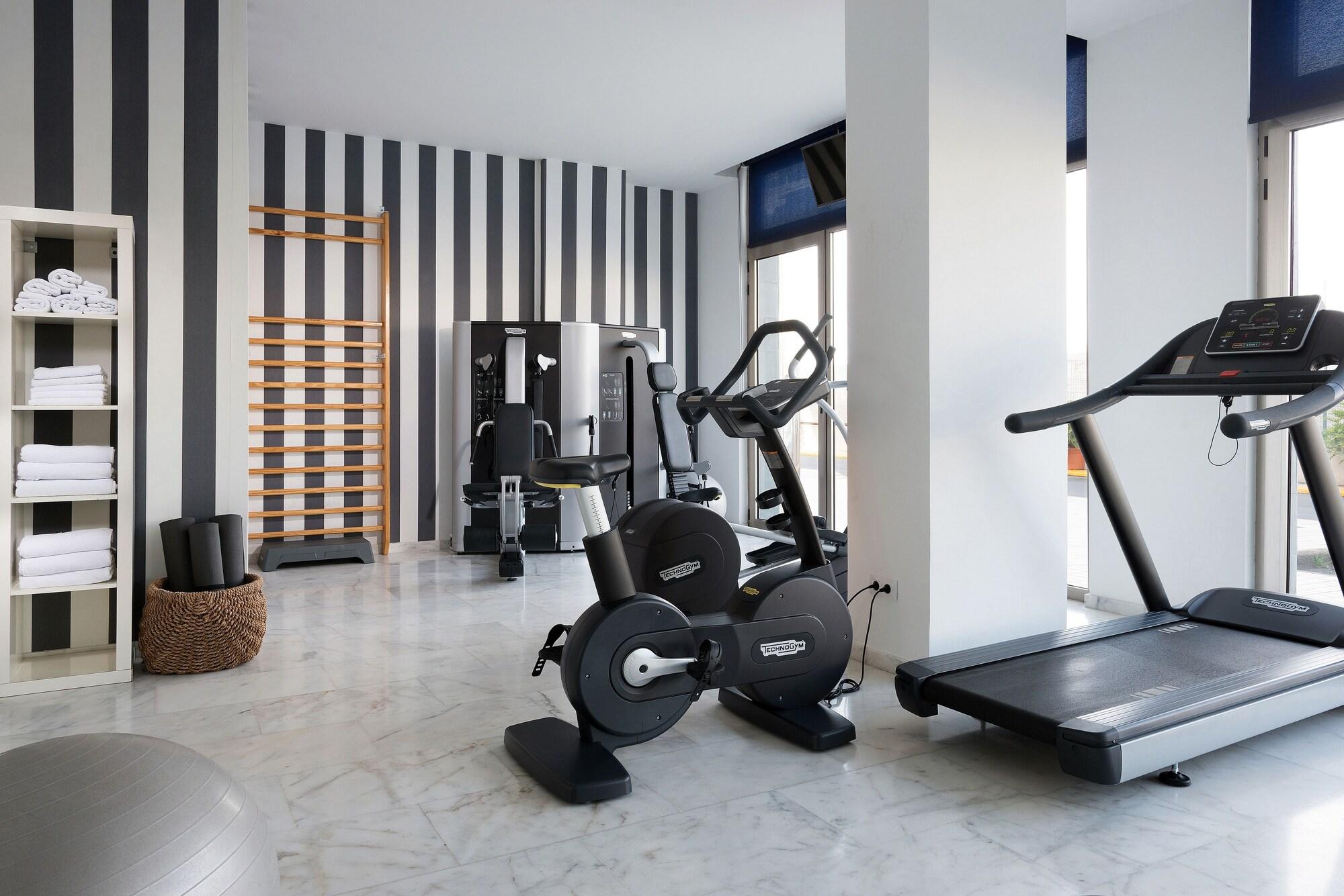 Gimnasio Marina Suites