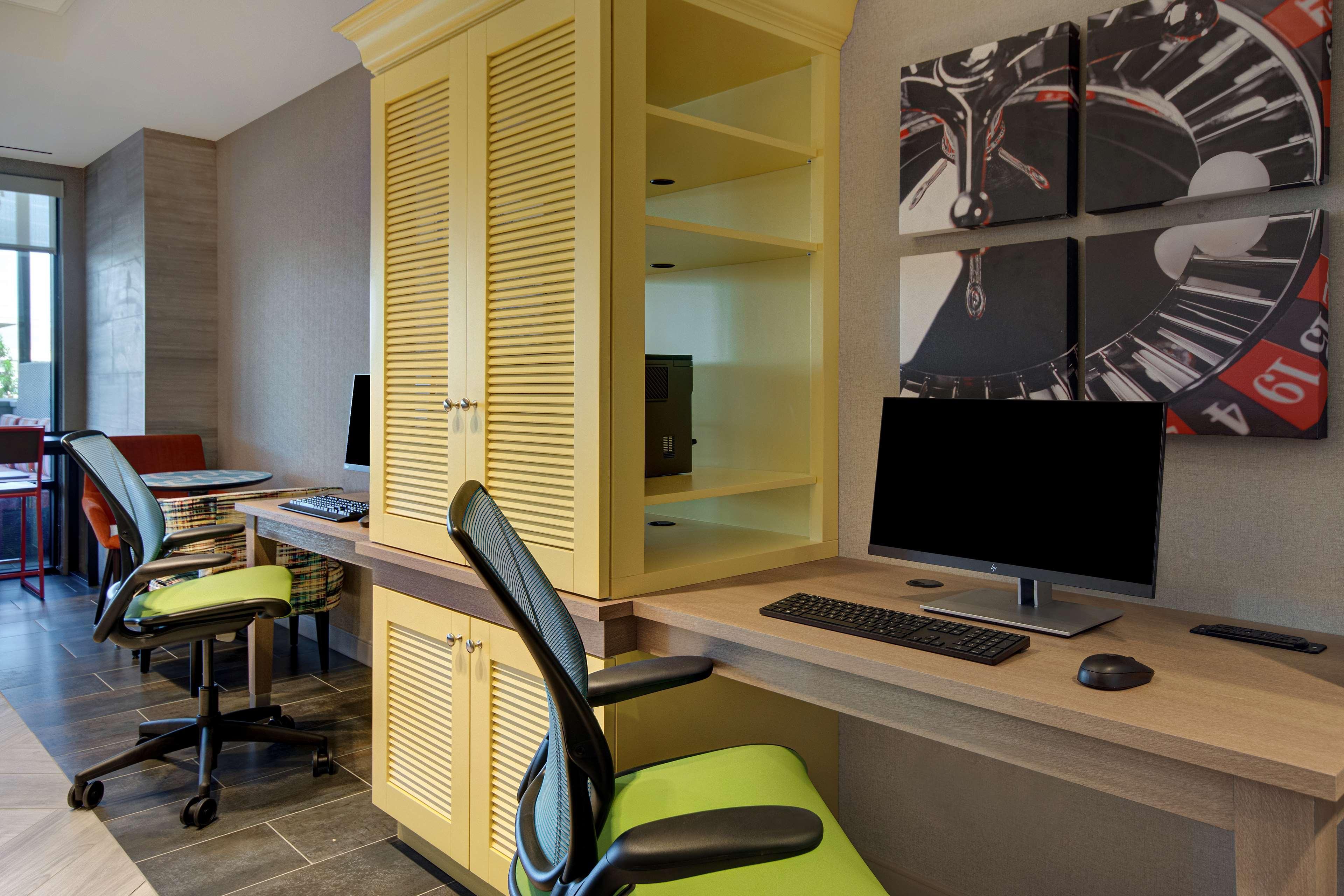 Vista Lobby Home2 Suites By Hilton Las Vegas North