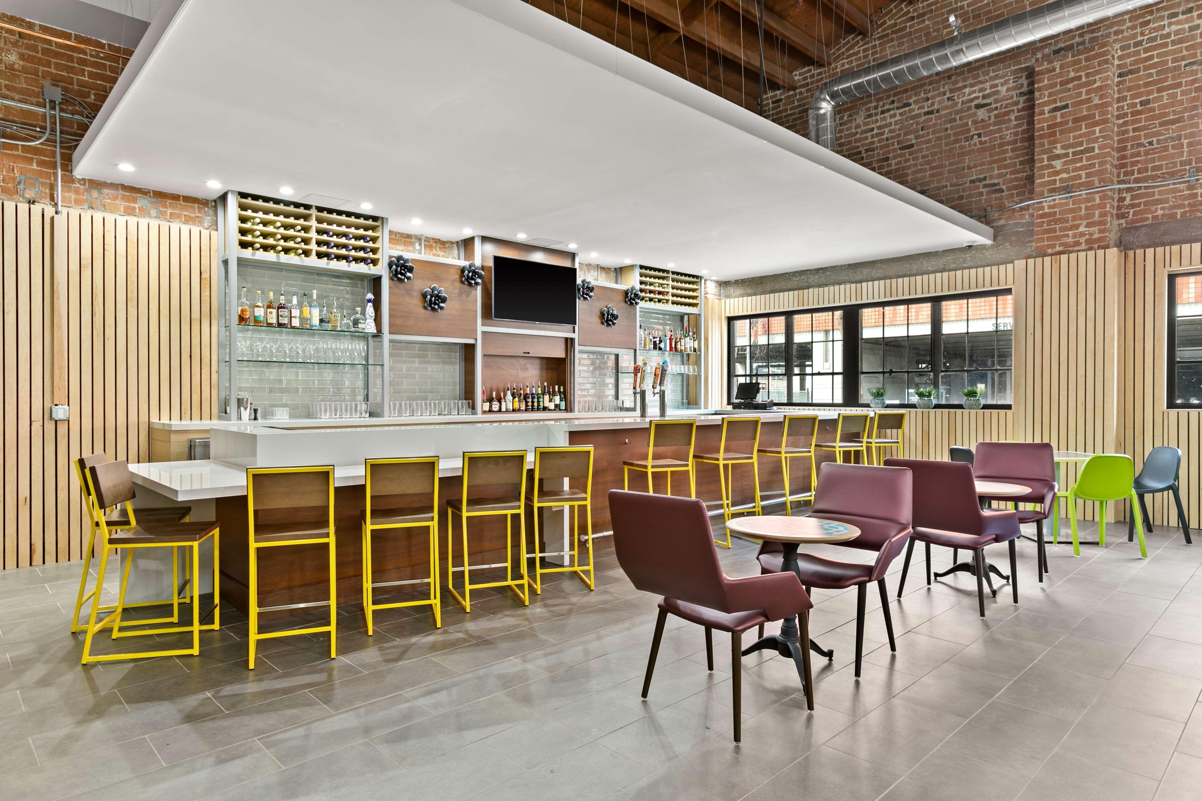 Vista Lobby Home2 Suites by Hilton Phoenix Downtown