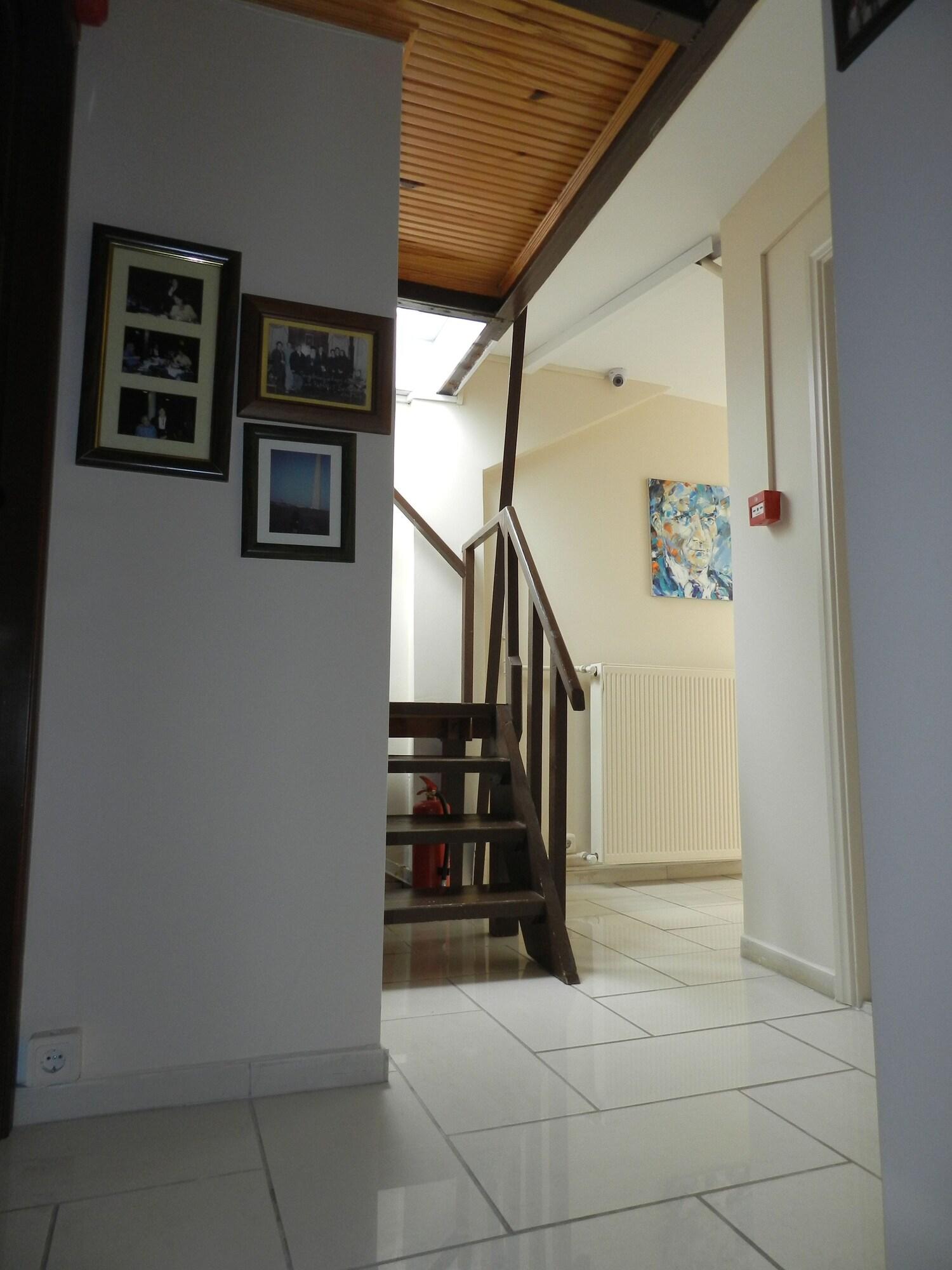 Varios Berk Guesthouse - 'Grandma's House'