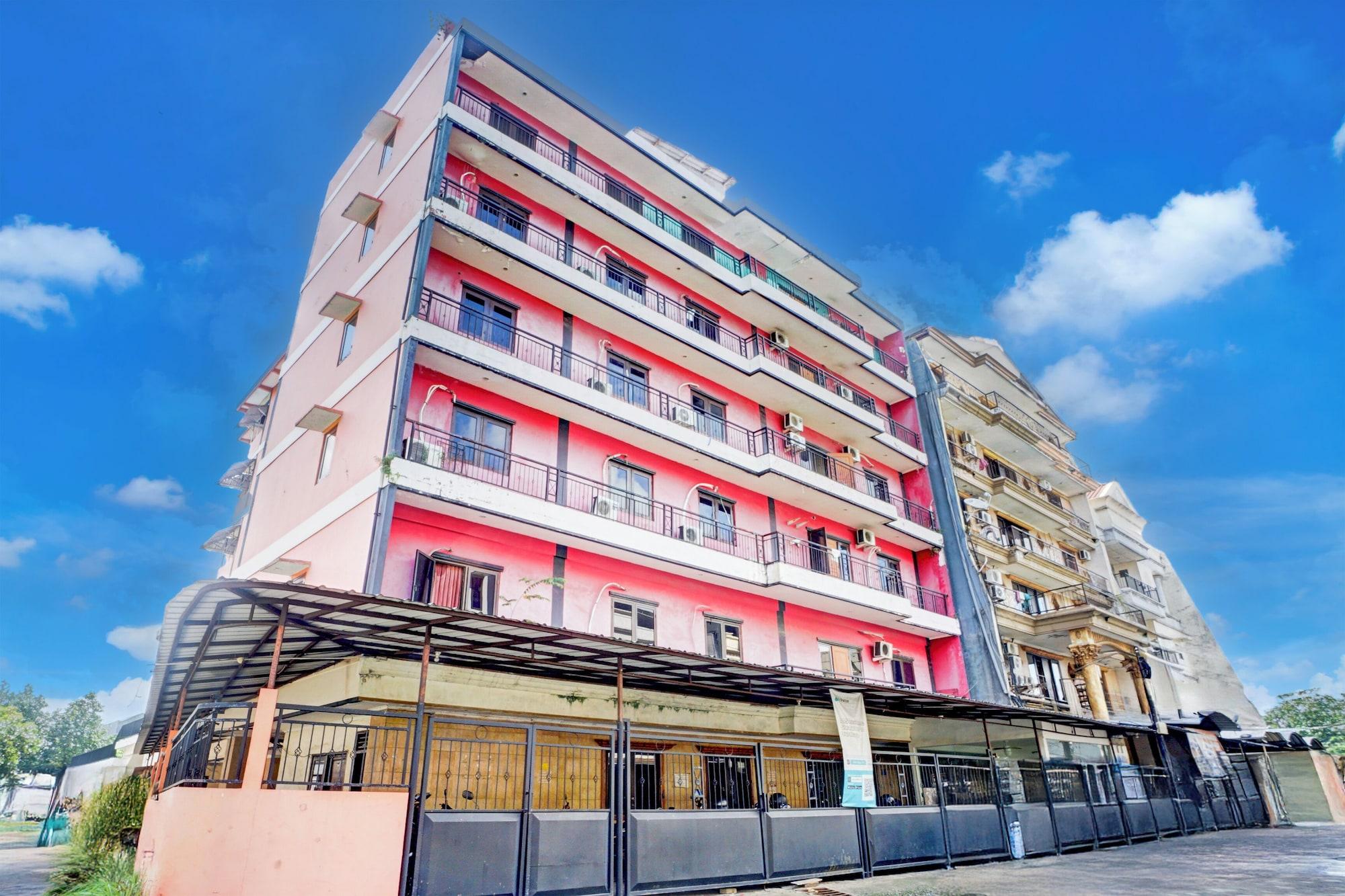 Vista Exterior Hotel O Petraya Residence near City of Tomorrow Mall