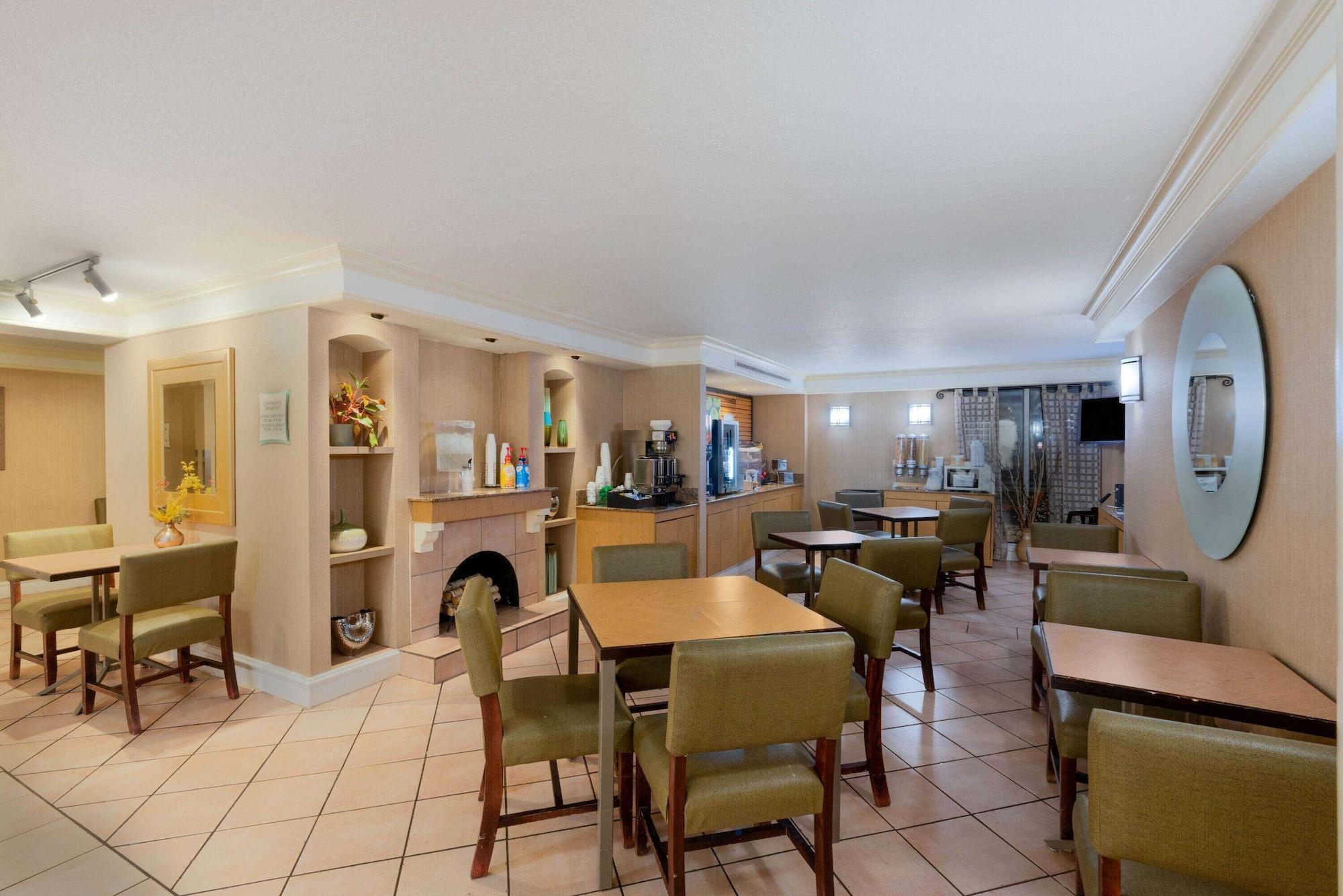 Restaurant La Quinta Inn by Wyndham Cheyenne