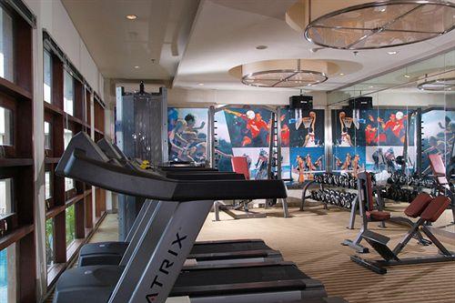 Gimnasio Hotel Santika Pontianak