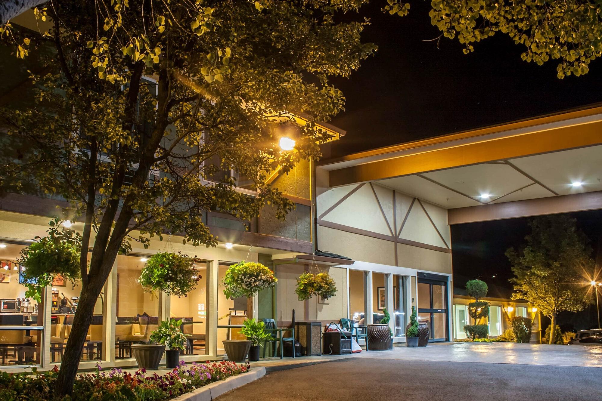 Vista Exterior Comfort Inn & Suites Ashland