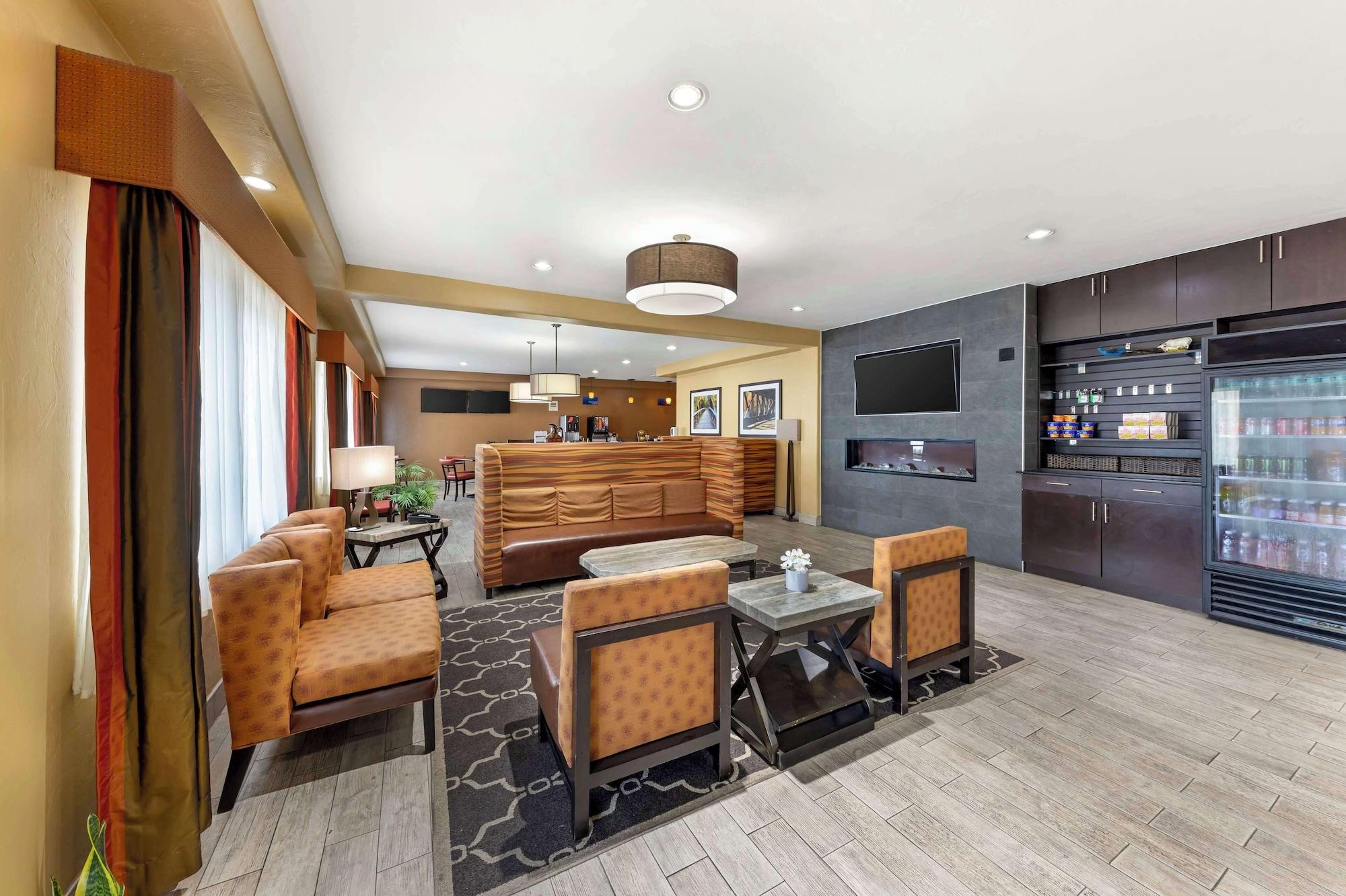 Vista Lobby Best Western Greentree Inn & Suites