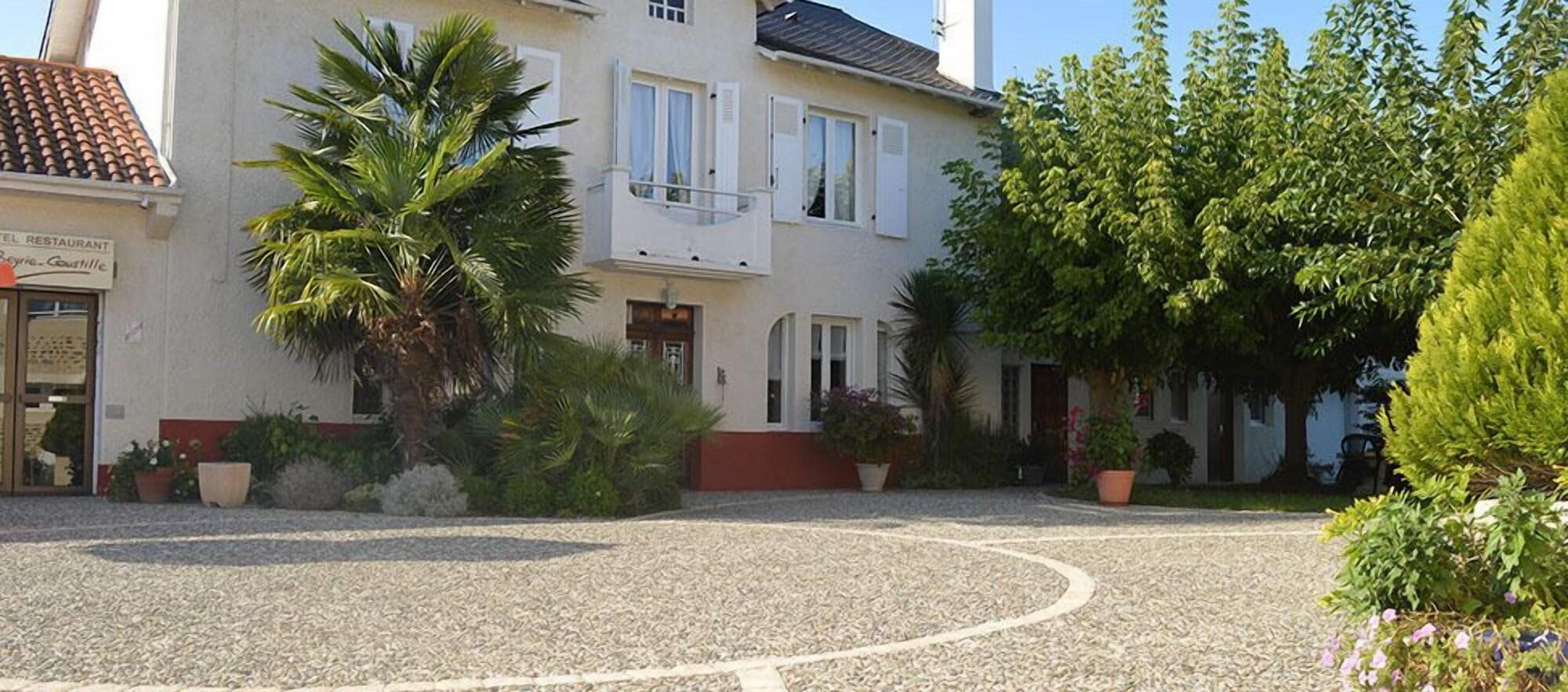 Varios Hôtel restaurant Beyrie Coustille