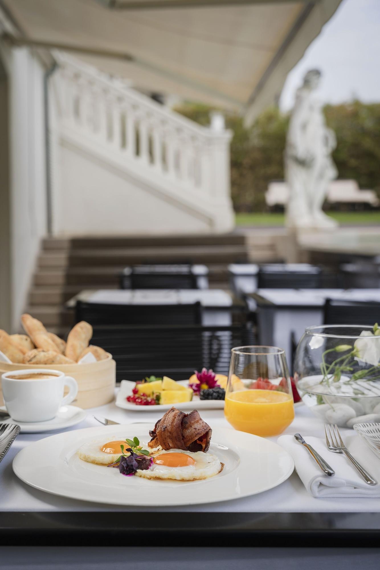 Restaurant Hotel Carducci 76