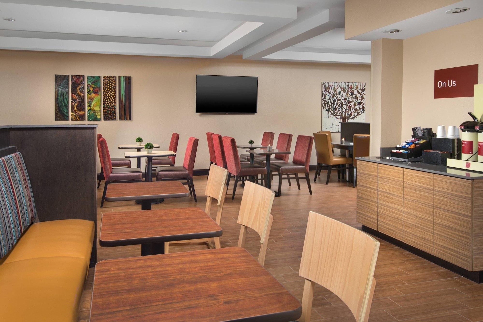 Restaurant Towneplace Suites Nashville Smyrna
