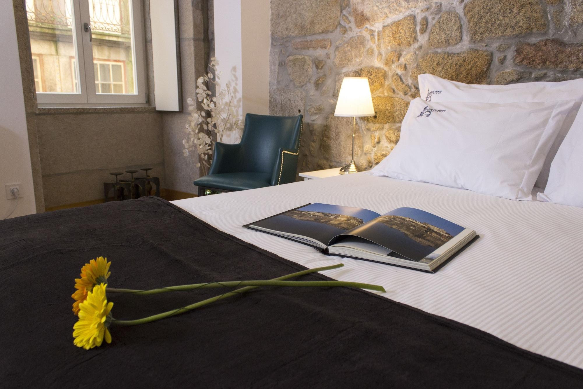 Varios Authentic Porto Apartments