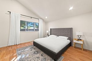 Alquiler Vacacional - Delightful 4BR Home Nr Downtown Reno w Fireplace