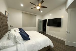 Alquiler Vacacional - Upscale Fully Renovated Biltmore Penthouse