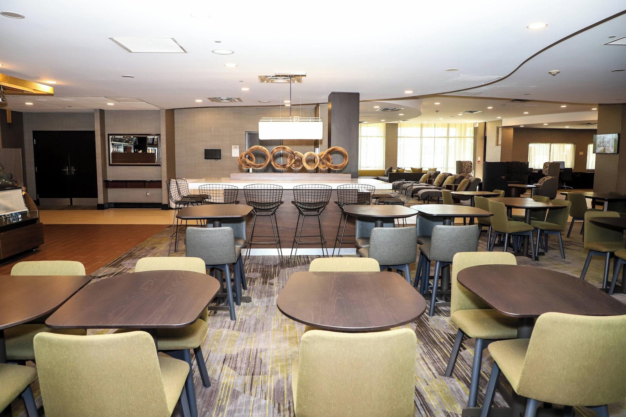 Restaurant Courtyard by Marriott Toronto Brampton