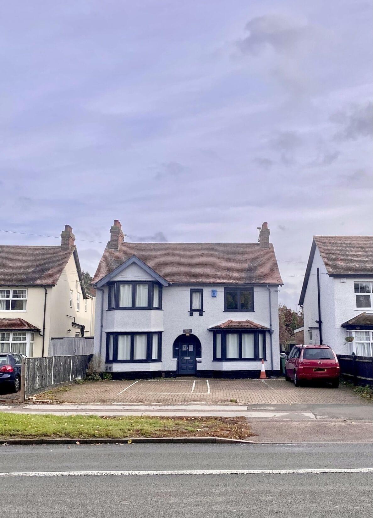 Varios Hollybush Guest House