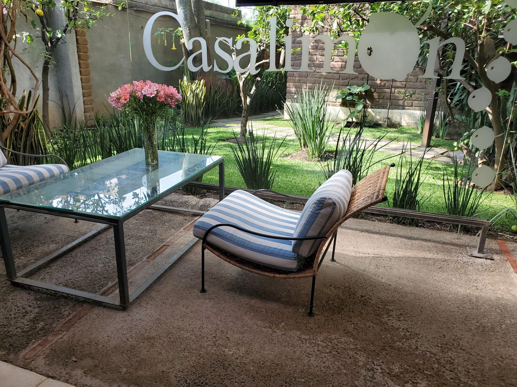 Bar/Salón Casa Limon