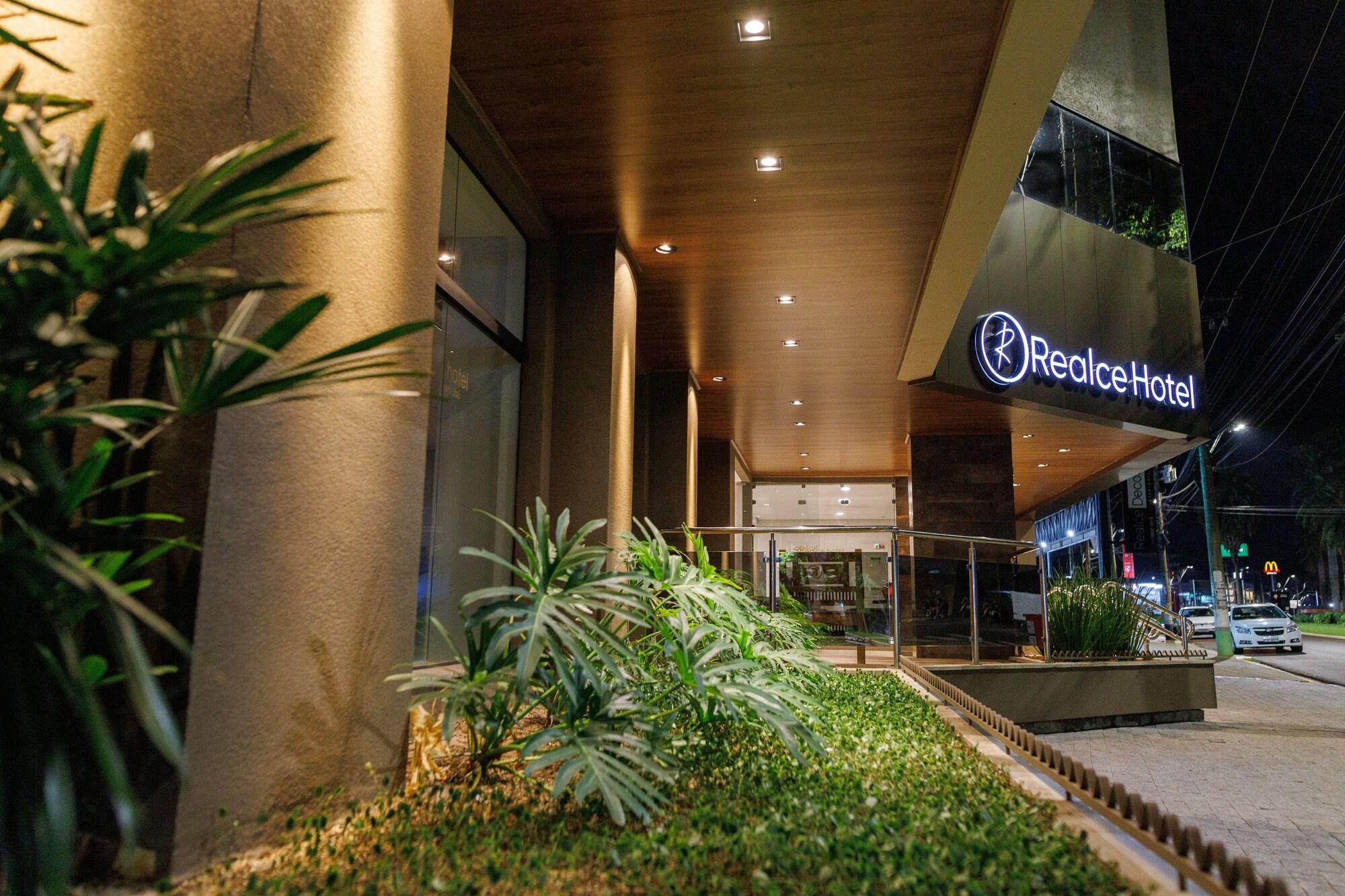 Vista Exterior Realce Hotel