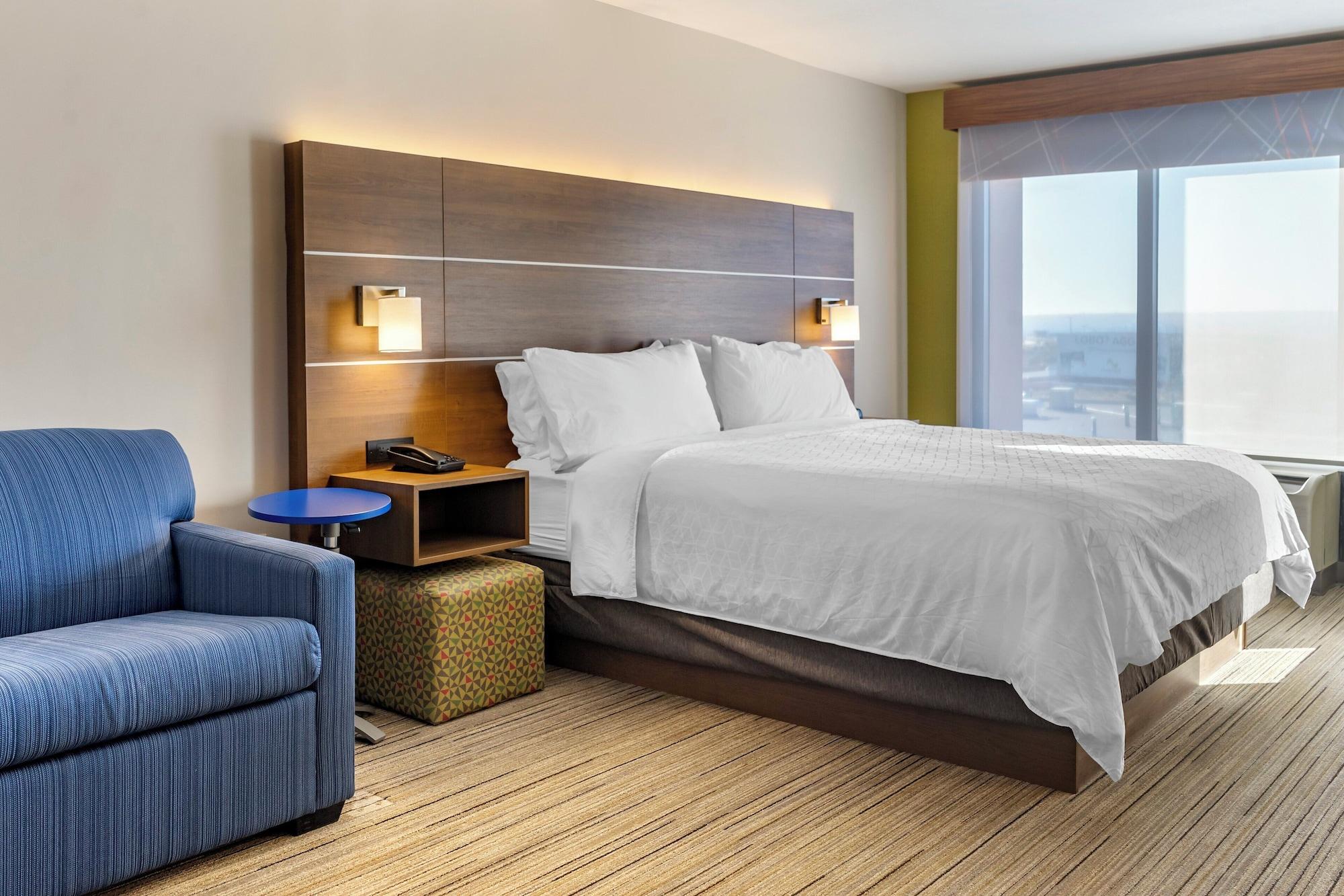 Habitación Holiday Inn Express Hotel & Suites Albuquerque Midtown by IHG