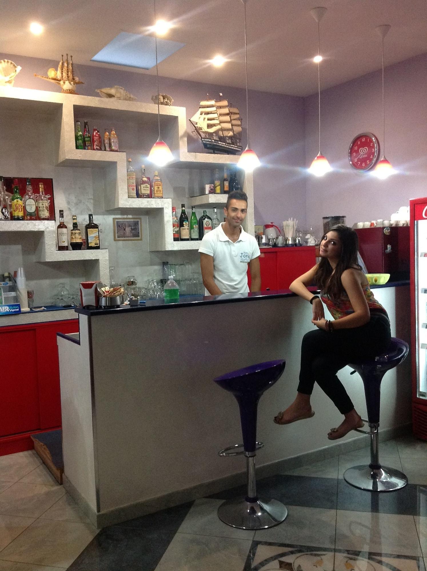 Bar/Salón Hotel Jonic