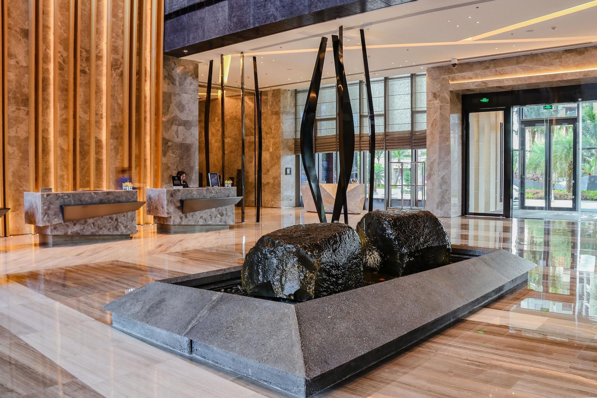 Vista Lobby Renaissance Haikou Hotel