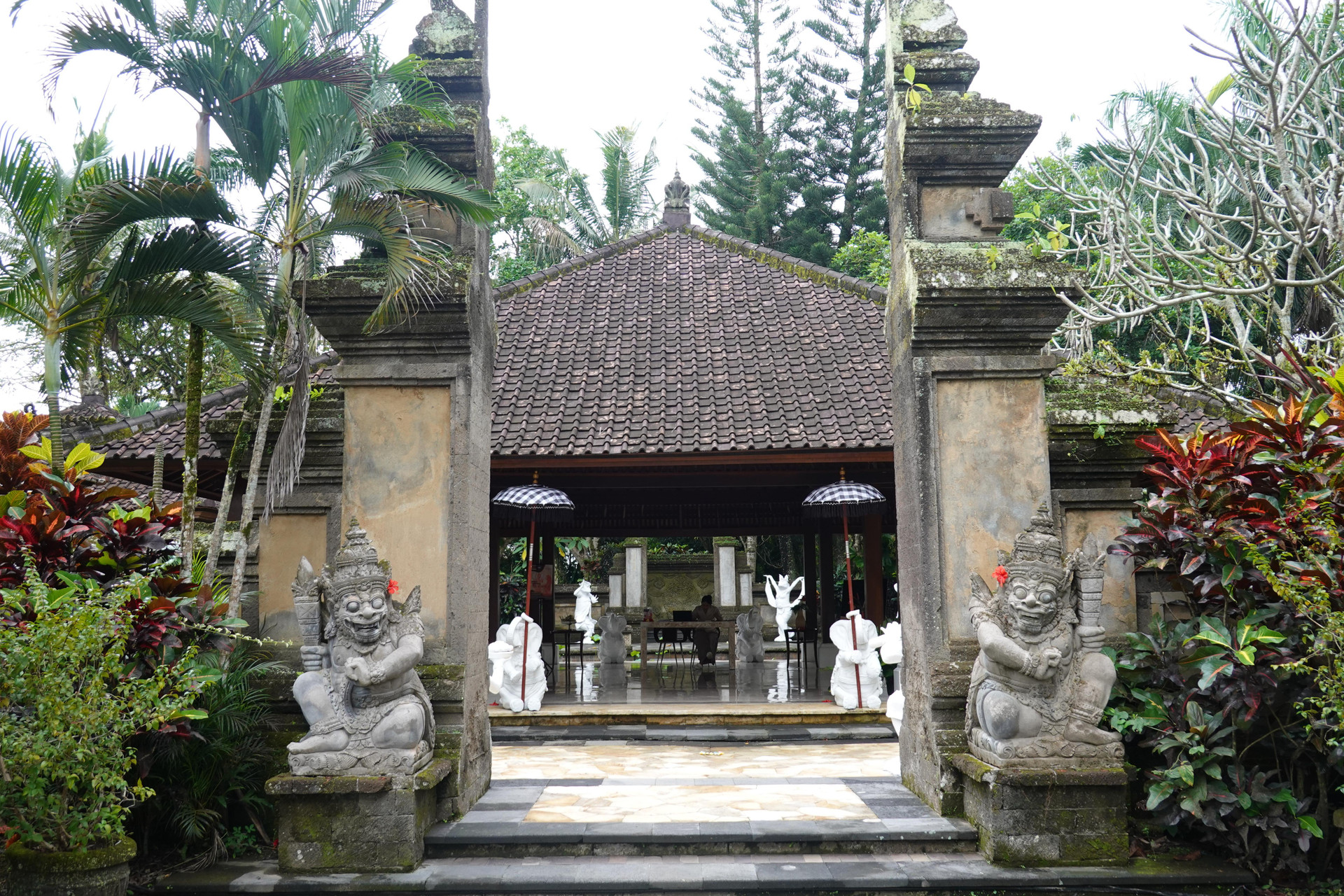 Vista Lobby Bumi Kinar Skylight