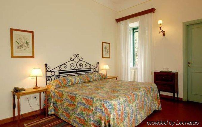 Vista Exterior Hotel La Villarosa Terme
