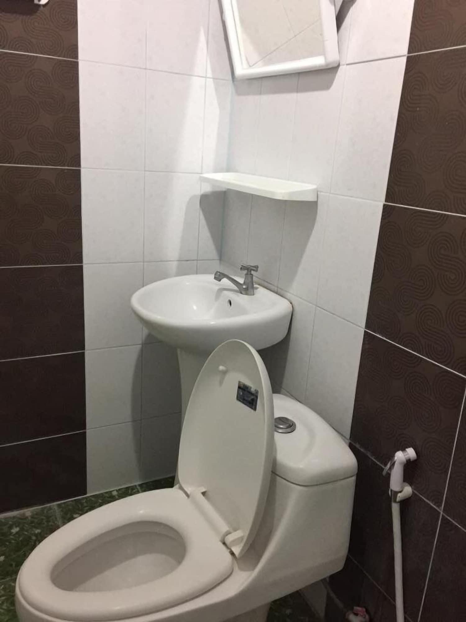 Equipamiento de Habitación Dhanakarn D4