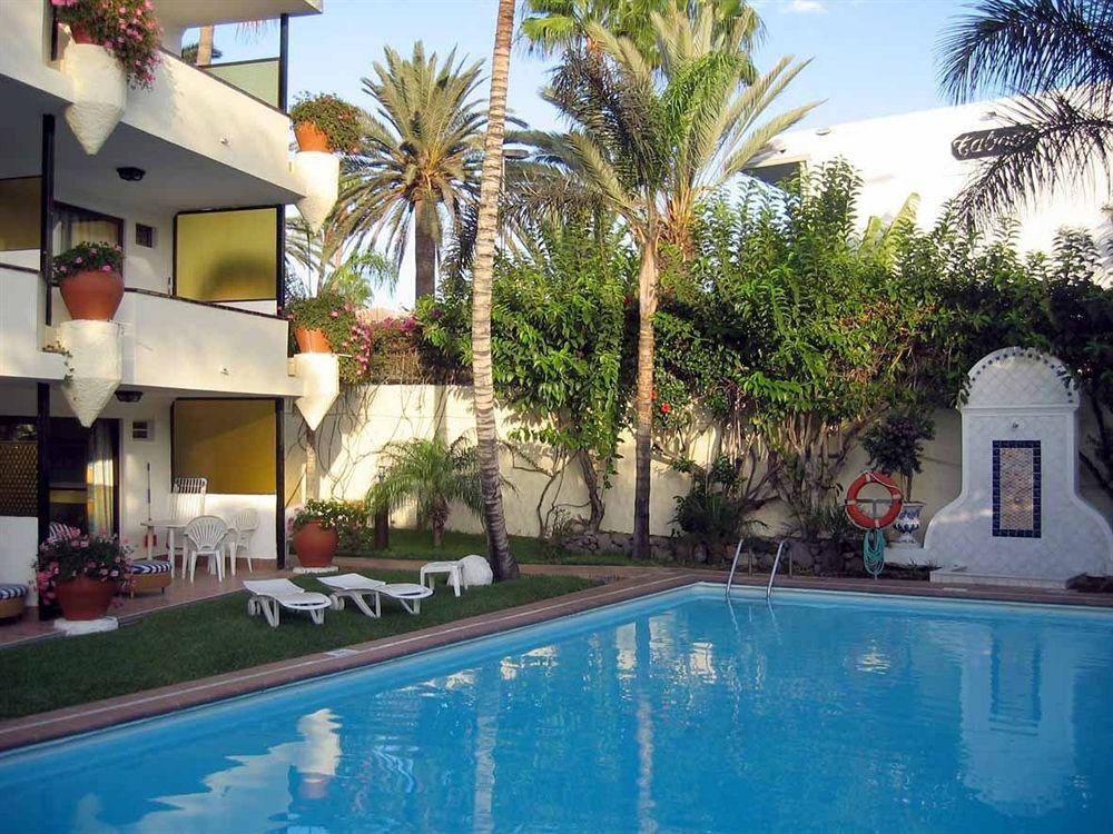Vista Piscina Apartamentos VIP Nogal