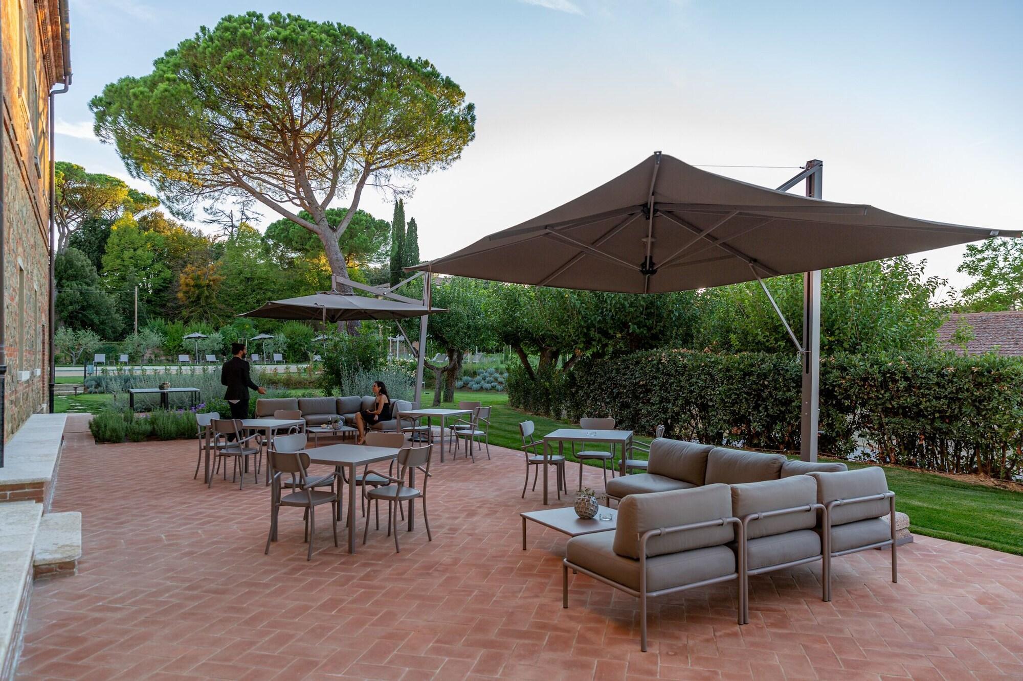 Varios Villa Svetoni Wine Resort