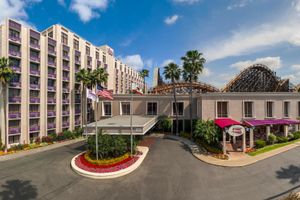 Alojamiento - Knott's Hotel