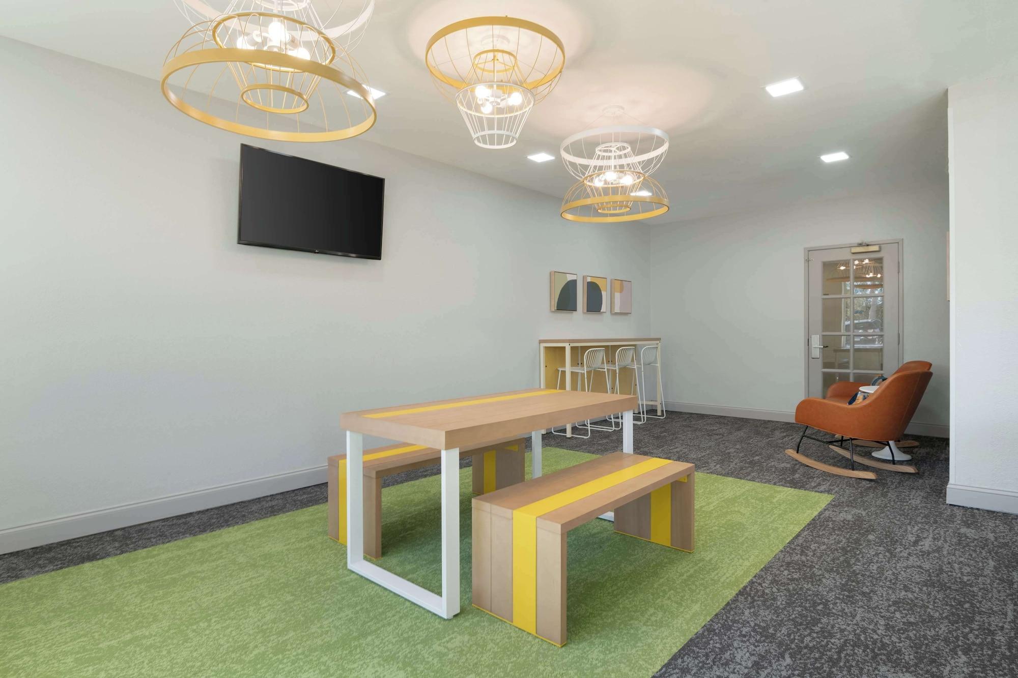 Vista Lobby Spark by Hilton Destin