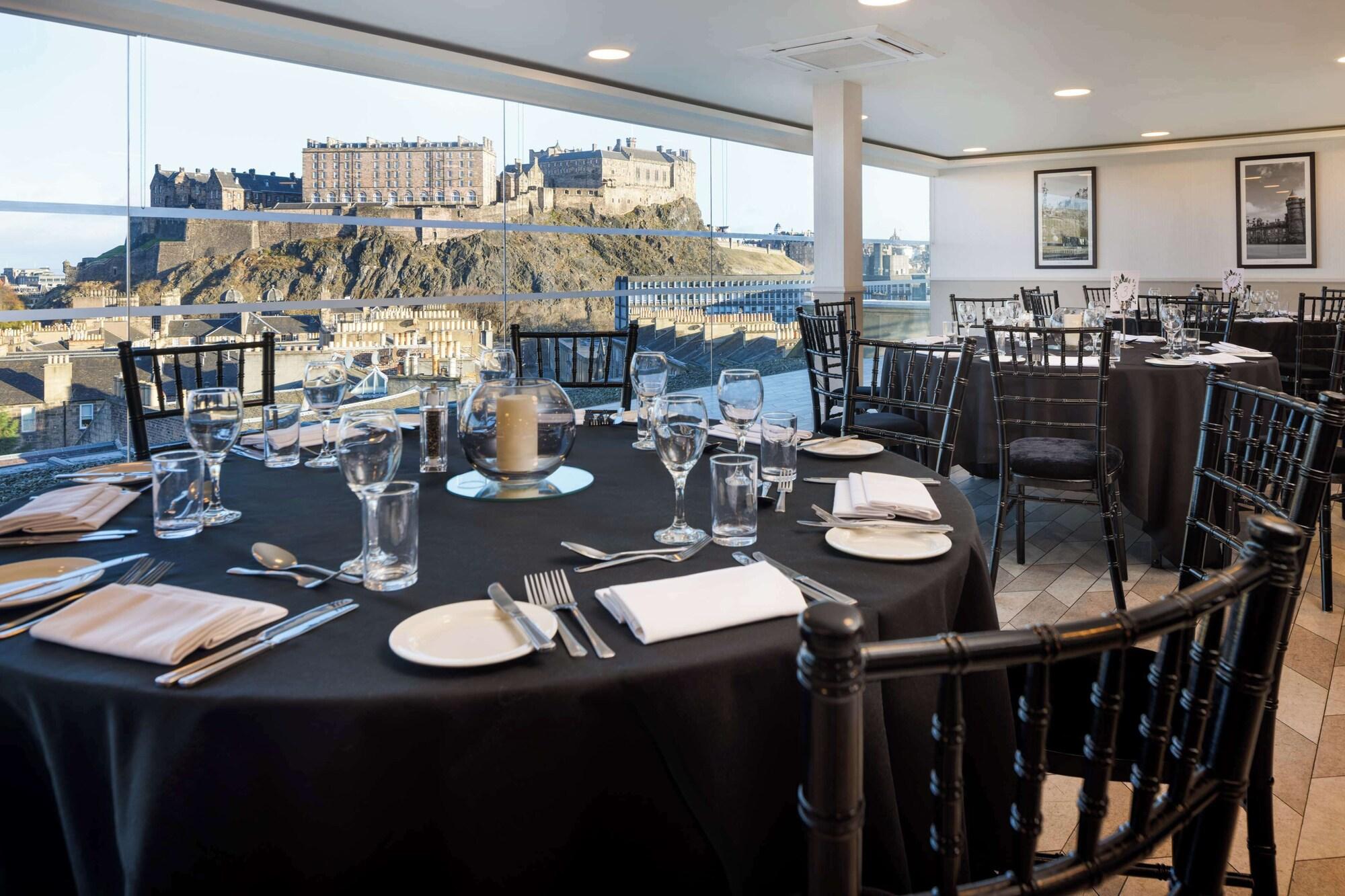 Restaurant DoubleTree by Hilton Edinburgh City Centre