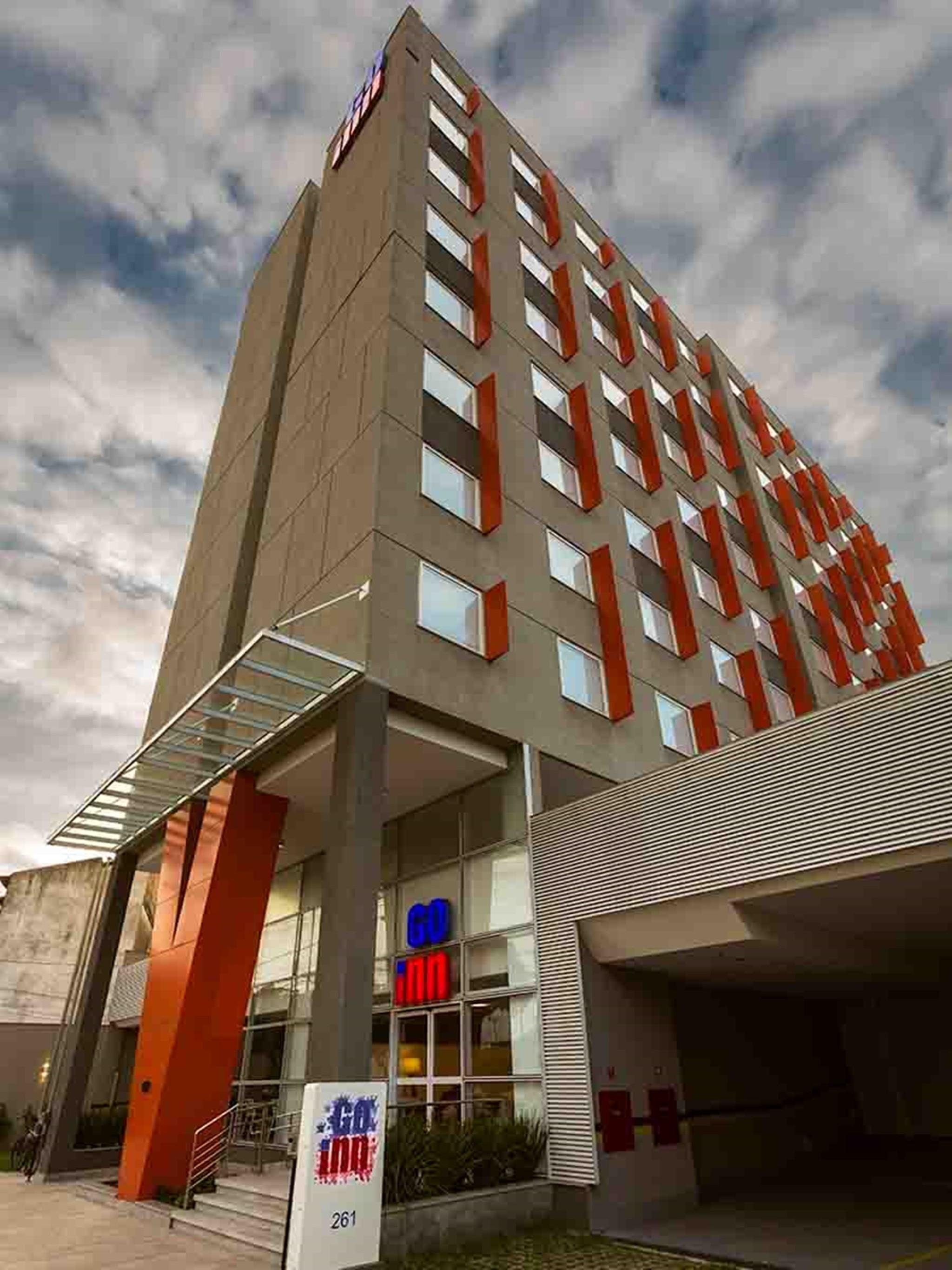 Vista Exterior Go Inn Vitoria