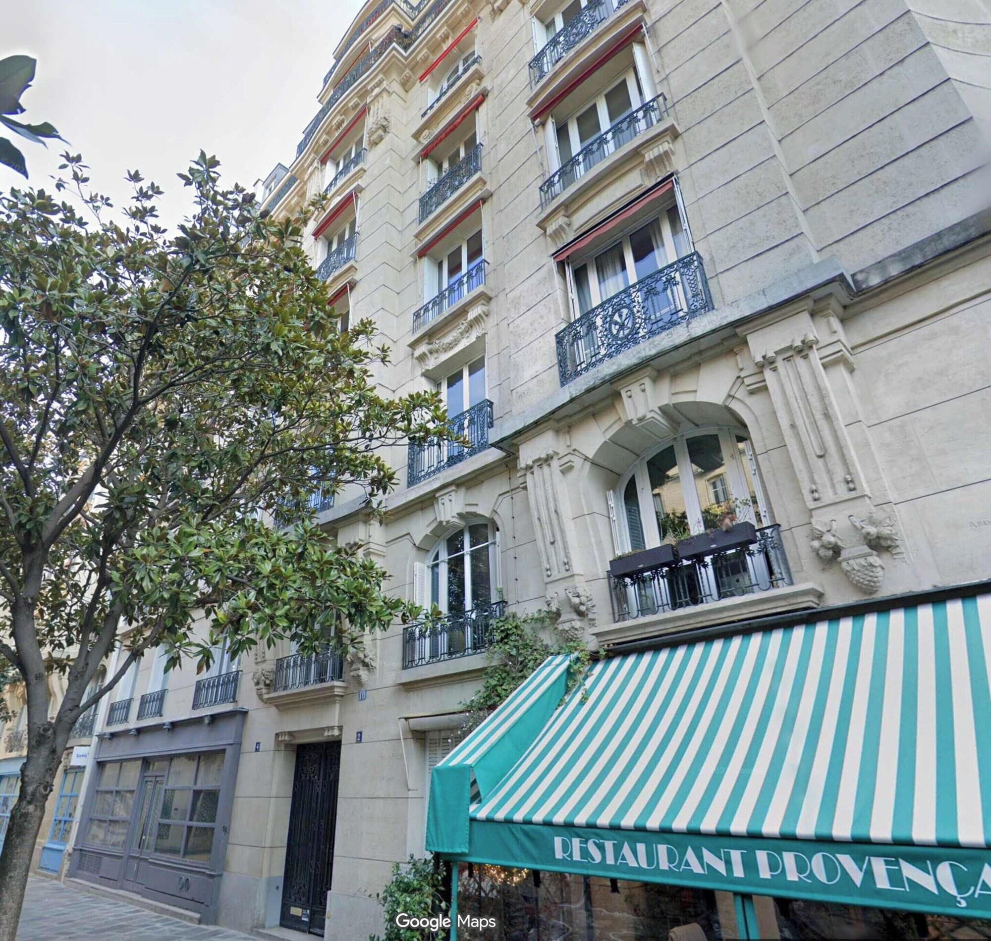 Vista Exterior Place des Vosges, Apartment With Air Conditioning